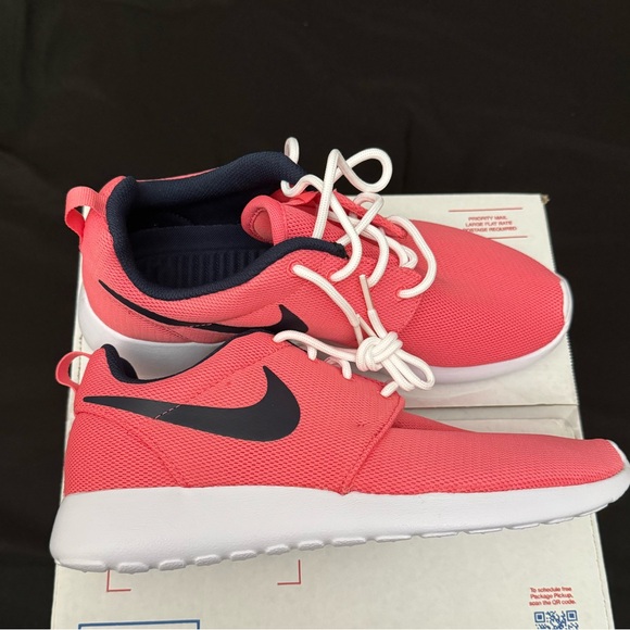 Women’s Nikes - Picture 1 of 4